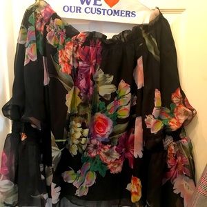 Woman’s XL off shoulder top